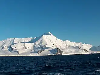 Blick von der Bransfieldstraße auf den Levski Ridge mit dem Great&nbsp;Needle&nbsp;Peak