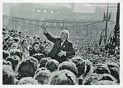 Barnet Licht am 1. Mai 1946 auf dem Karl-Marx-Platz in Leipzig