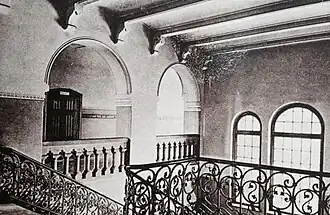 Treppenhaus im zweiten Stock