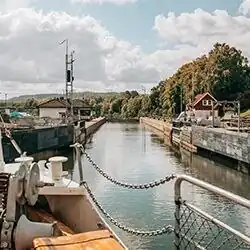 Neue Schleuse in Lilla Edet am rechten Ufer des Göta älv