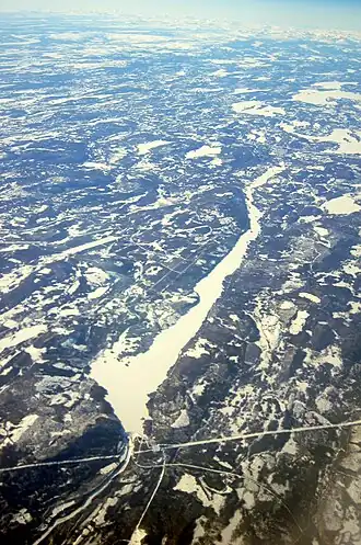 Der Stausee des Kraftwerks