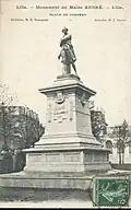 Monument Maire Andre, Place du Concert in Lille, Frankreich
