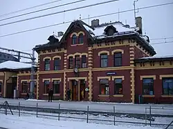 Foto eines Bahnhofsgebäudes