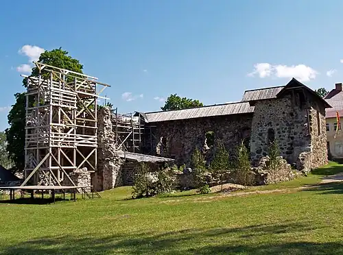 Burgruine restauriert (2007)