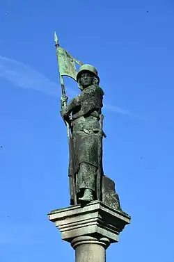 1912, Brunnenfigur Lindenhöflerin auf dem Lindenhof in Zürich.
