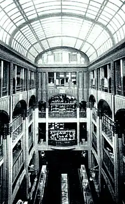 Linker Lichthof des Warenhauses Tietz