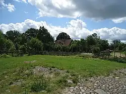 Hof während der Grabungen 2004