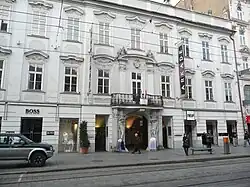 Palais Weißenwolff mit Atlantenportal