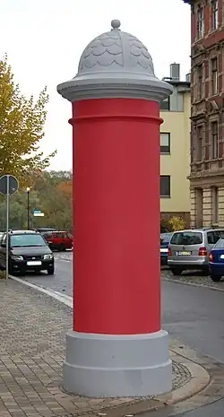Sanierte denkmal­geschützte Litfaßsäule Fährstraße, Magdeburg, 19.&nbsp;Jahrhundert
