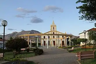 Kathedrale der Stadt mit dem Praça Dom Hélio Paschoal