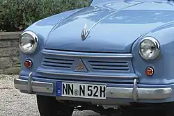 Motorhaube mit „Sporn“