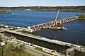 Blick von der Schleuse Dubuque über das Wehr nach Wisconsin