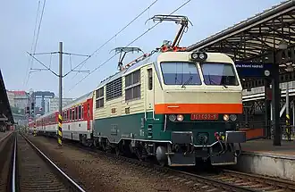 151 023 vor Ex 121 „Košičan“ in Prag (2012)