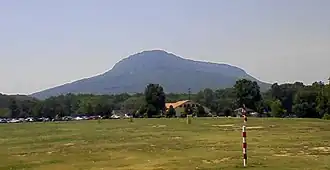 Blick auf das nordwestliche Ende des Berges vom Moccasin-Bend-Golfplatz in Chattanooga aus gesehen