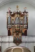 Orgelprospekt mit Rückpositiv der Pfarrkirche