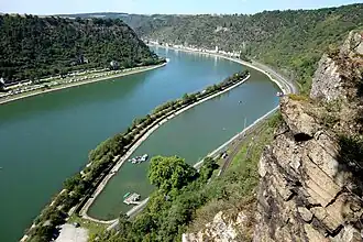 Blick vom Loreley-Plateau auf den Loreleyhafen (2025)