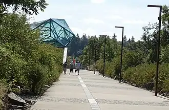 Loreley-Plateau: Zugangsweg zur Felsenspitze mit Blick auf den Gläsernen Fels (2025)