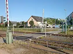 Bahnübergang mit Schranken für den Fuß- und Radverkehr, Standort: Lorsch Bahnhof