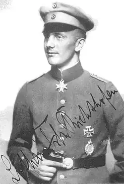 Lothar von Richthofen (Bruder von Manfred von Richthofen), 40&nbsp;Luftsiege, überlebte den Krieg; kam 1922 bei einem Flugunfall ums Leben.