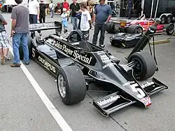 Zum Vergleich: der Lotus 79, der als Blaupause für den 009 (und viele andere Fahrzeuge der Saison 1979 diente).