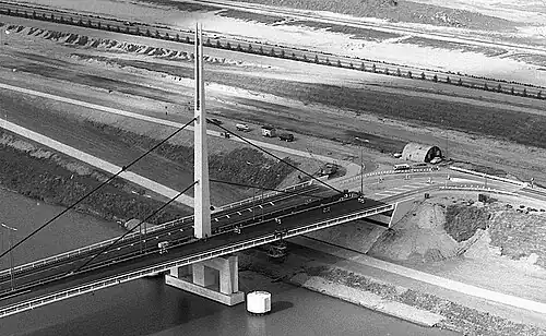 Verbreiterung des Brückendecks auf der Nordseite