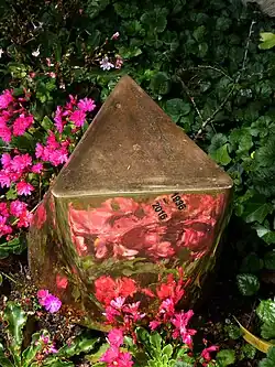 Ludwig Walser-Schiele (1936–2016). Moik Schiele (1938–1993) Textilkünstlerin, Illustratorin. J. K Schiele-Keller (1902–1988) Verleger, Globus Werbeleiter. E. R. Schiele-Keller (1914–1992). Grab, Friedhof Witikon