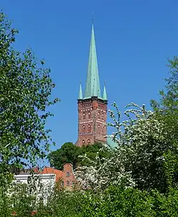 Petrikirche von der Obertrave aus gesehen (2018)