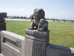 Wächterlöwe auf der Marco-Polo-Brücke, 2005