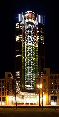 Tower 185 während der Luminale 2012 als weltgrößter „Hau den Lukas“