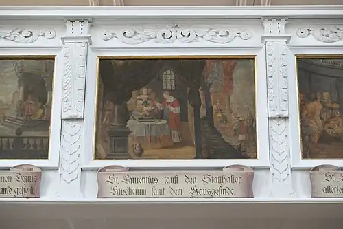 Bilder an der Empore