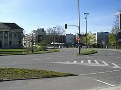 Franz-Josef-Strauß-Ring: hinten das US-Generalkonsulat, links das Prinz-Carl-Palais