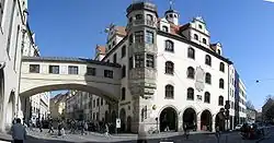 Westlicher Teil des Tals mit Blick zur Sparkassenstraße. Die Straße setzt sich nach rechts bis zum Isartor fort