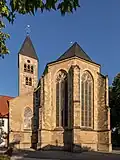 Schräggestellte Strebepfeiler an einem gotischen Chorpolygon (St. Mauritz-Kirche, Münster)