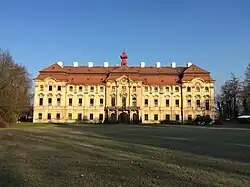Schloss Měšice (Mieschitz) bei Prag