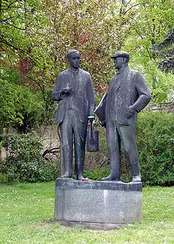 Statue der Brüder Čapek in Malé Svatoňovice