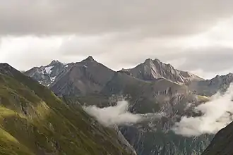 Hoher Aderscheitel (ganz links) mit Südlicher Malhamspitze, Steingrubenkopf und Quirl gesehen von Südwesten