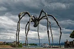 Maman von Louise Bourgeois auf dem Bürkliplatz, 2011
