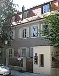 Neuklassizistisches Haus aus der 2. Hälfte des 19. Jahrhunderts in der Mandlstraße 11