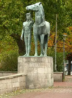 Bronzeskulptur Mann mit Pferd