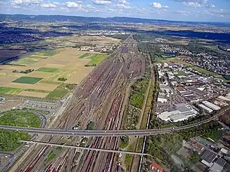 Luftbild des Rangierbahnhofs, Blick Richtung Bergstraße/Heidelberg