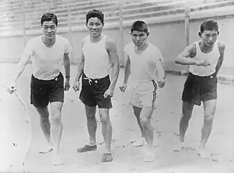 Yahei Miura (Zweiter von links) – Rennen nicht&nbsp;beendet