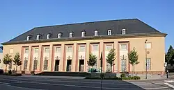 Westansicht des Kunstgeschichtlichen Instituts und des Kunstmuseums.