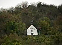 Die Kapelle von Heppingen aus gesehen