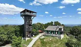 Buchberggipfel mit Warte und Schutzhaus (2022)