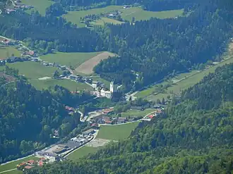 Mariastein mit Wallfahrtskirche und Bergfried