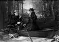 Marie Høeg und Bolette Berg im Boot. ca. 1895–1903. Sammlung Preus-Museum