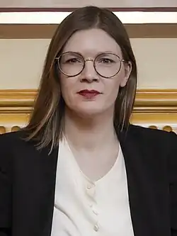 Marie Sneve Martinussen, Rødt