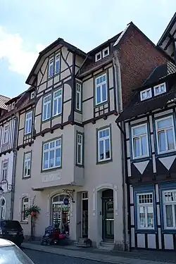 Wohn- und Geschäftshaus