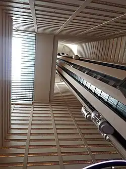 Atrium mit Fahrstuhlkern