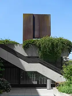 Matias Spescha (1925–2008) Maler, Bildhauer und Grafiker. 1979, 3 Grossplastiken, ohne Titel. Universitätsspital Basel. Standort: 47°33'41.5"N 7°34'56.4"E, 47.561536, 7.582342,